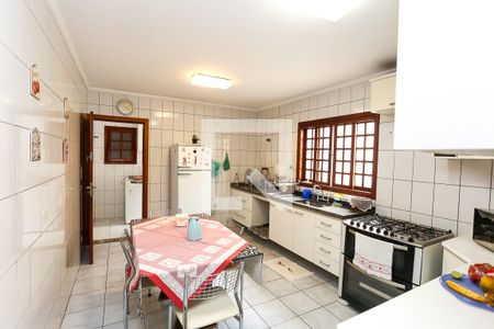 Casa para alugar com 125m², 4 quartos e 2 vagas Casa para alugar com 125m², 4 quartos e 2 vagasCozinha