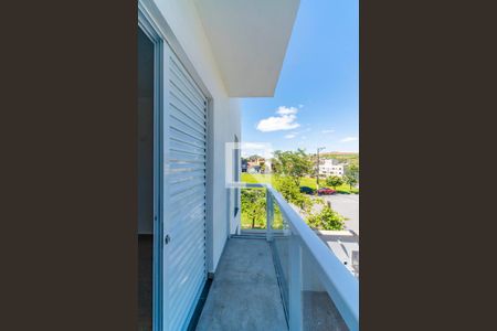 Casa de condomínio à venda com 200m², 4 quartos e 3 vagasVaranda do Quarto 4