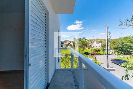 Casa de condomínio à venda com 200m², 4 quartos e 3 vagasVaranda do Quarto 4