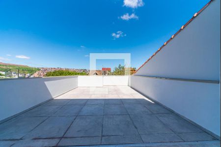 Casa de condomínio à venda com 200m², 4 quartos e 3 vagasVaranda do Quarto 1