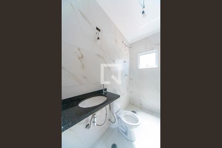 Casa de condomínio à venda com 200m², 4 quartos e 3 vagasBanheiro do Quarto 1