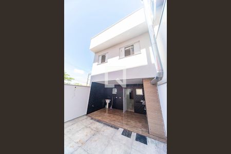 Casa de condomínio à venda com 200m², 4 quartos e 3 vagasQuintal Fundos