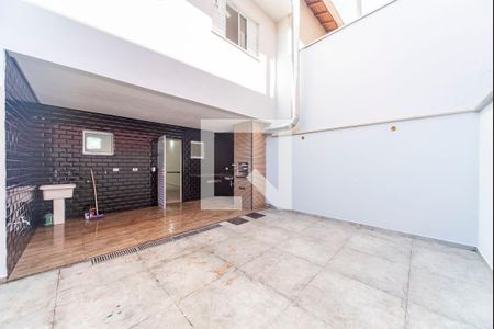 Casa de condomínio à venda com 200m², 4 quartos e 3 vagasQuintal Fundos