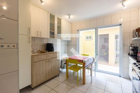 Casa à venda com 227m², 3 quartos e 2 vagasCozinha