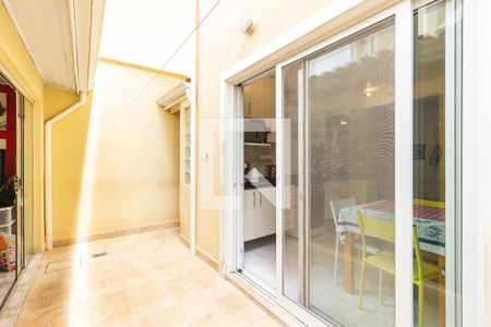 Casa à venda com 227m², 3 quartos e 2 vagasÁrea de Serviço