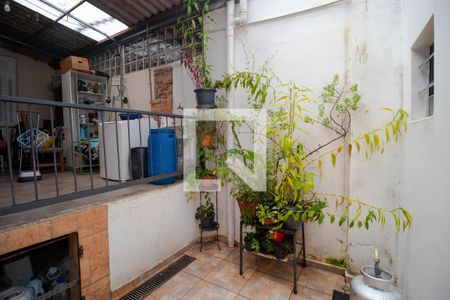 Casa à venda com 160m², 4 quartos e sem vagaQuintal