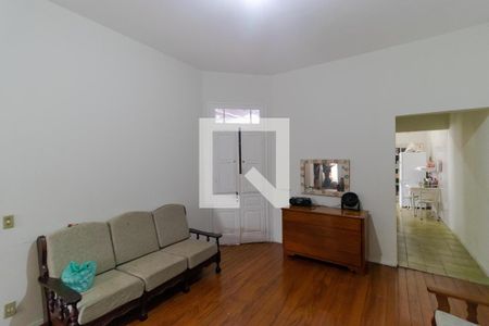 Casa à venda com 160m², 4 quartos e sem vagaSalas