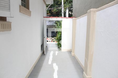Casa à venda com 240m², 2 quartos e 2 vagasBanheiro de serviço 