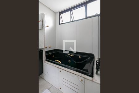 Casa à venda com 580m², 5 quartos e sem vagaBanheiro da Suíte