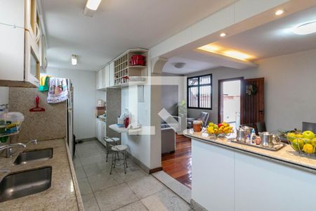 Casa à venda com 580m², 5 quartos e sem vagaCozinha e Área de Serviço