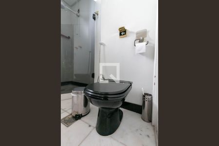 Casa à venda com 580m², 5 quartos e sem vagaBanheiro da Suíte