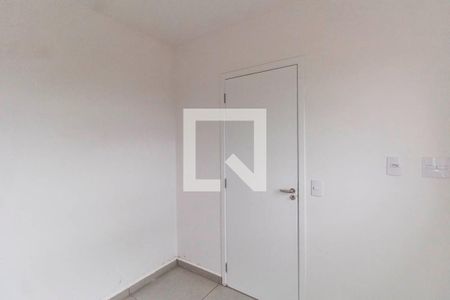 Quarto 2 de apartamento para alugar com 2 quartos, 34m² em Vila Pierina, São Paulo