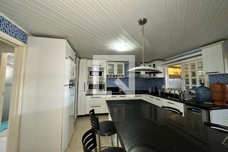 Casa à venda com 140m², 3 quartos e 2 vagasCozinha