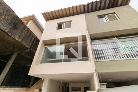 Fachada de casa à venda com 3 quartos, 260m² em Jardim das Vertentes, São Paulo