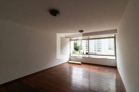Sala de casa à venda com 3 quartos, 260m² em Jardim das Vertentes, São Paulo
