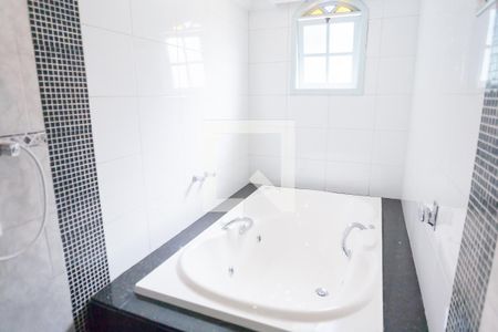 Casa à venda com 273m², 3 quartos e 3 vagasbanheiro suite 