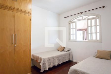 quarto 1 de casa à venda com 3 quartos, 273m² em Vila Sao Jose, Nova Lima