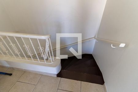 Casa à venda com 300m², 5 quartos e 5 vagasEscada