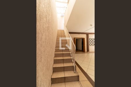 Casa à venda com 300m², 5 quartos e 5 vagasEscada