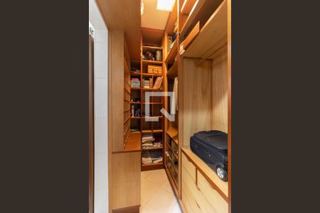 Casa à venda com 300m², 5 quartos e 5 vagasCloset da Suíte da Casa 1