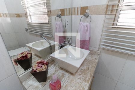 Casa à venda com 300m², 5 quartos e 5 vagasBanheiro Social da Casa 1