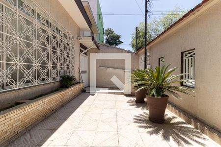 Casa à venda com 300m², 5 quartos e 5 vagasQuintal de Entrada e Jardim