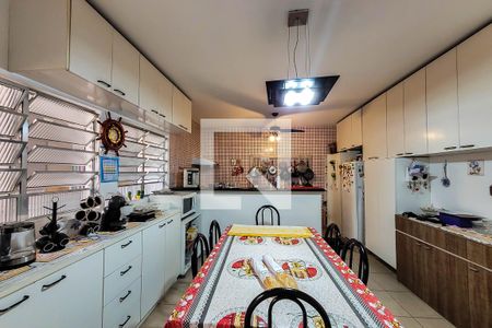 Casa à venda com 270m², 3 quartos e 5 vagas Casa à venda com 270m², 3 quartos e 5 vagasCozinha