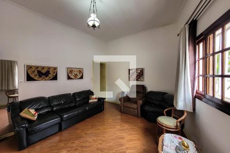 sala de estar de casa à venda com 3 quartos, 270m² em Cambuci, São Paulo