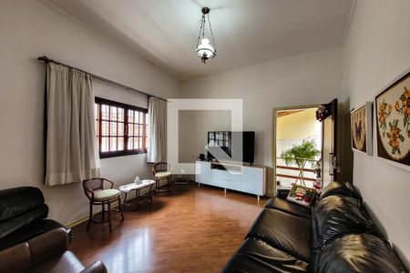 sala de estar de casa à venda com 3 quartos, 270m² em Cambuci, São Paulo