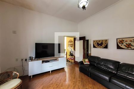 sala de estar de casa à venda com 3 quartos, 270m² em Cambuci, São Paulo