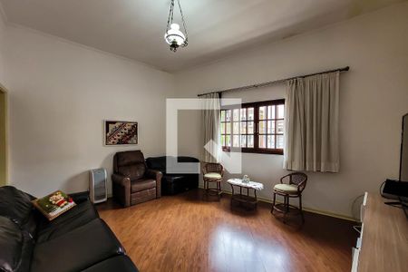 sala de estar de casa à venda com 3 quartos, 270m² em Cambuci, São Paulo
