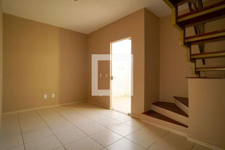 Sala de casa de condomínio para alugar com 2 quartos, 74m² em Jardim Abatiá, Sorocaba