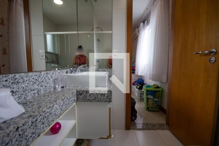 Apartamento à venda com 200m², 4 quartos e 3 vagas Apartamento à venda com 200m², 4 quartos e 3 vagasBanheiro da Suíte 3