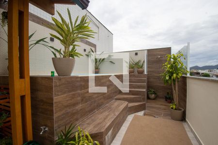 Apartamento à venda com 200m², 4 quartos e 3 vagas Apartamento à venda com 200m², 4 quartos e 3 vagasCobertura