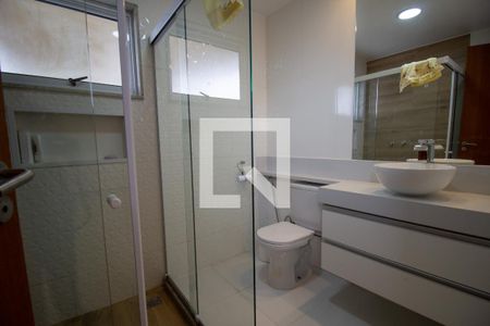Apartamento à venda com 200m², 4 quartos e 3 vagas Apartamento à venda com 200m², 4 quartos e 3 vagasBanheiro da Suíte 4