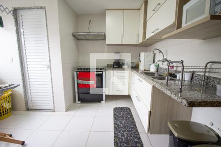 Apartamento à venda com 200m², 4 quartos e 3 vagas Apartamento à venda com 200m², 4 quartos e 3 vagasCozinha e Área de Serviço
