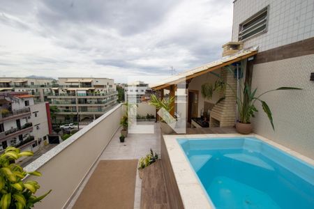 Apartamento à venda com 200m², 4 quartos e 3 vagas Apartamento à venda com 200m², 4 quartos e 3 vagasCobertura