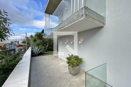 Casa à venda com 600m², 4 quartos e 4 vagasSala - Fachada