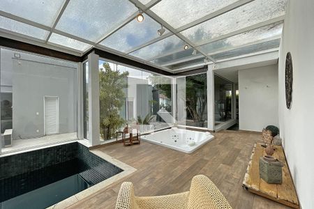 Casa à venda com 600m², 4 quartos e 4 vagasSPA