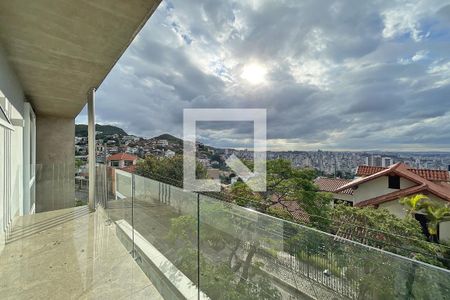 Casa à venda com 600m², 4 quartos e 4 vagasVaranda da Suíte 2