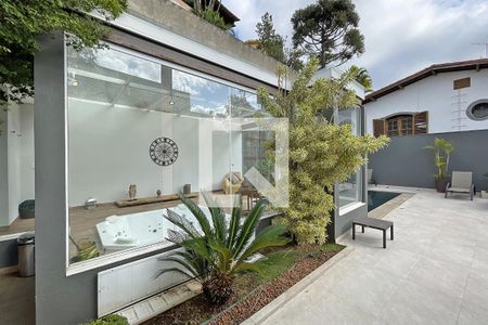 Casa à venda com 600m², 4 quartos e 4 vagasÁrea de Lazer - Piscina / SPA