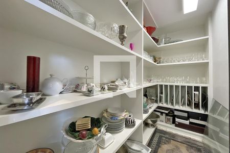 Casa à venda com 600m², 4 quartos e 4 vagasLouçaria