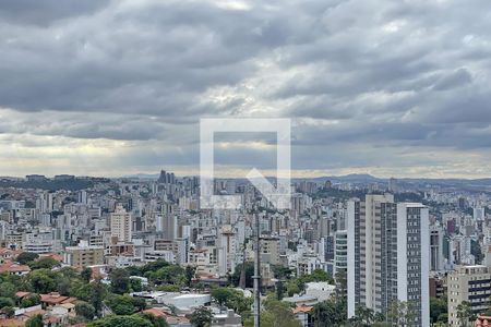 Casa à venda com 600m², 4 quartos e 4 vagasVista da Suíte Master