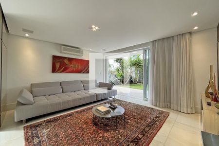 Casa à venda com 600m², 4 quartos e 4 vagasSala - Home Theater