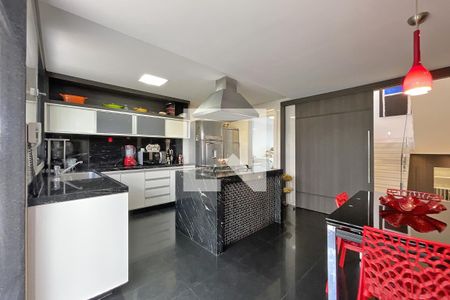 Casa à venda com 600m², 4 quartos e 4 vagasCozinha