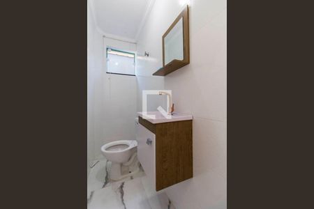 Lavabo  de casa para alugar com 2 quartos, 135m² em Jardim Laone, São Paulo