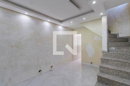 Sala de casa para alugar com 2 quartos, 135m² em Jardim Laone, São Paulo