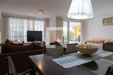 Sala de casa para alugar com 4 quartos, 220m² em Recreio dos Bandeirantes, Rio de Janeiro