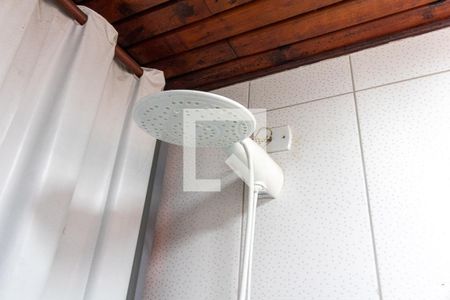 Casa à venda com 143m², 4 quartos e 2 vagasChuveiro