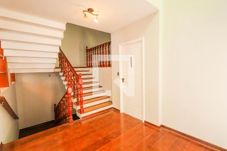 Casa para alugar com 650m², 5 quartos e 4 vagas Casa para alugar com 650m², 5 quartos e 4 vagasHall de Entrada